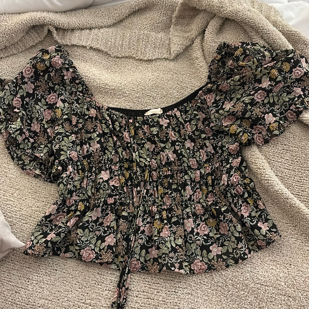 Altar’s State Floral Top